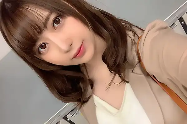 [20-year-old G-cup beautiful busty Japanese female college student] A video of a neat and tidy bitch beautiful girl JD taking a raw POV video of the 100th cock